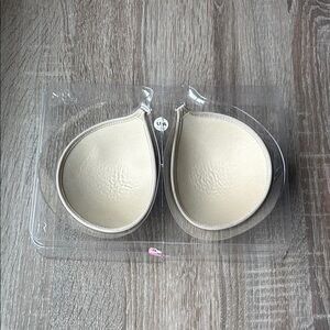 Backless strapless bra cups